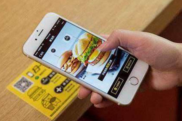 餐飲外賣小程序?qū)ι碳矣心男┳饔? title=